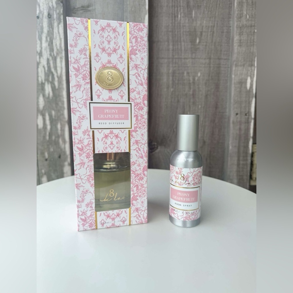 8 Oak Lane Peony Grapefruit Reed Diffuser - Picture 3 of 4